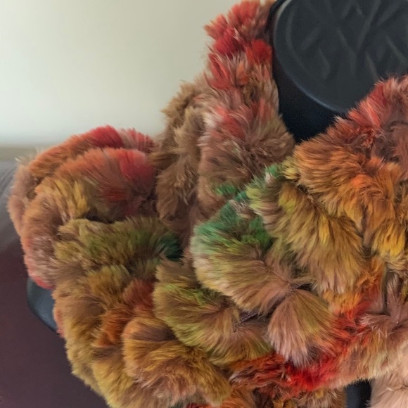 Soft & warm real fur winter scarf tan based colorblend red and green - Picture 4 of 6